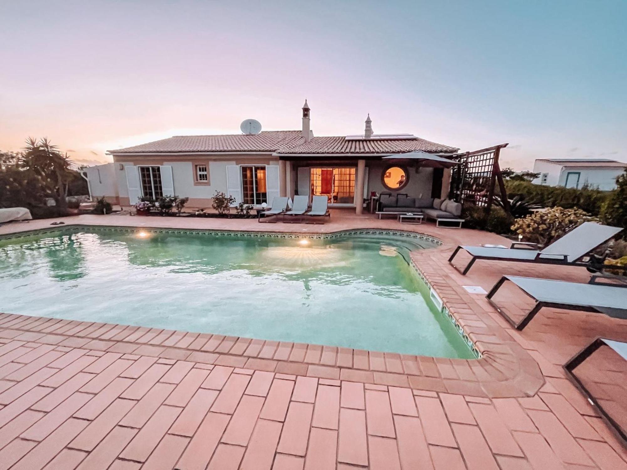 Villa Rubix Luz Екстериор снимка